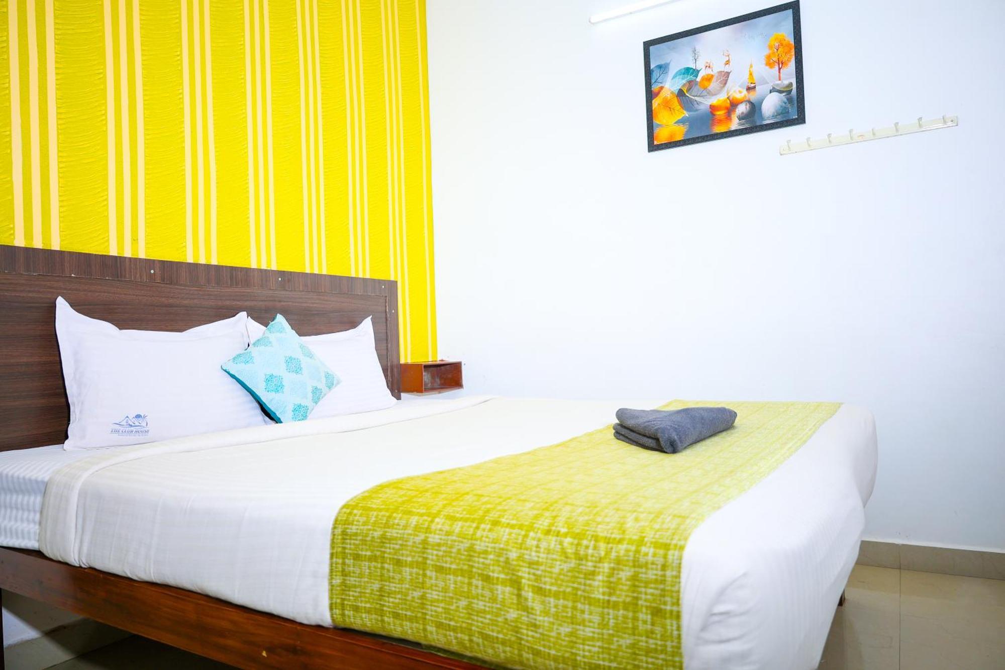 Hotel The Club House Puducherry Zewnętrze zdjęcie